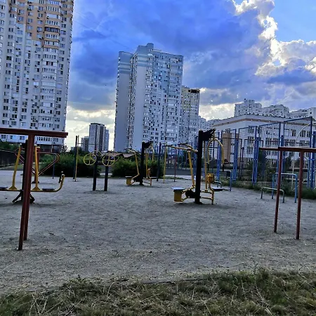 просторная на улице бориса гмыри 4 Apartment *
